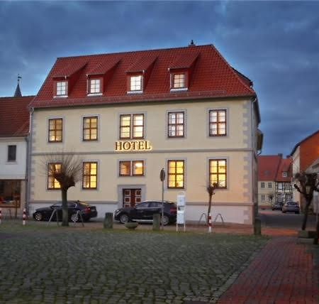 Hotel Am Markt Oebisfelde Esterno foto