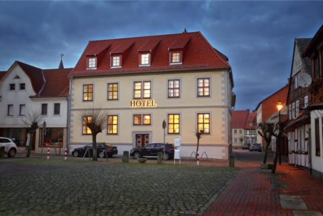 Hotel Am Markt Oebisfelde Esterno foto