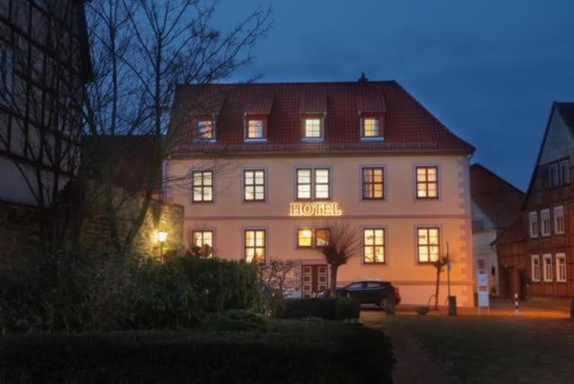 Hotel Am Markt Oebisfelde Esterno foto